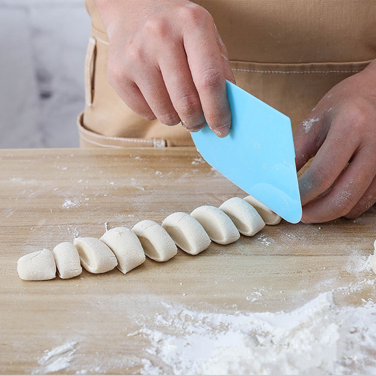 plastic dough cutter