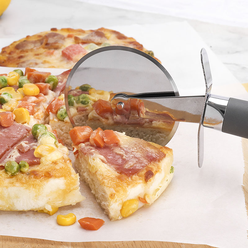 Pizza Slicer Multifunction pizza cutter with handle